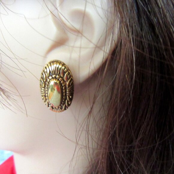 PREMIER DESIGN gold tone oval earrings - convertible clip-on OR pierced!! - Picture 2 of 5